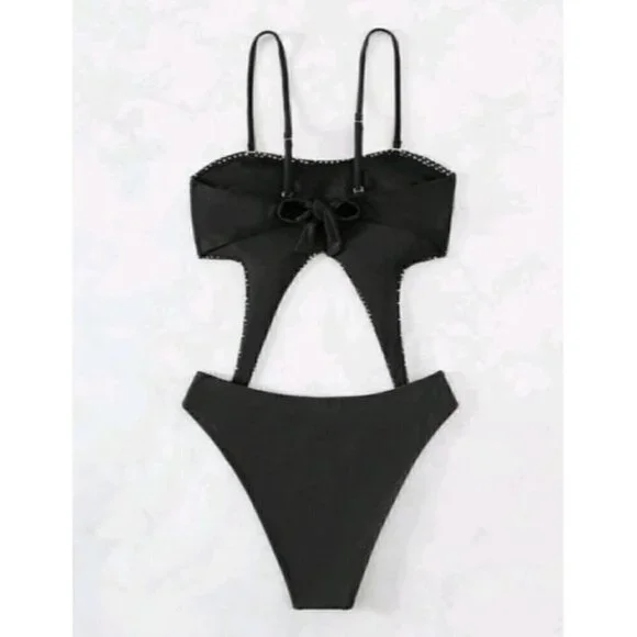 Black 🖤 Detail Cut Out One Piece Swimsuit - Picture 4 of 7